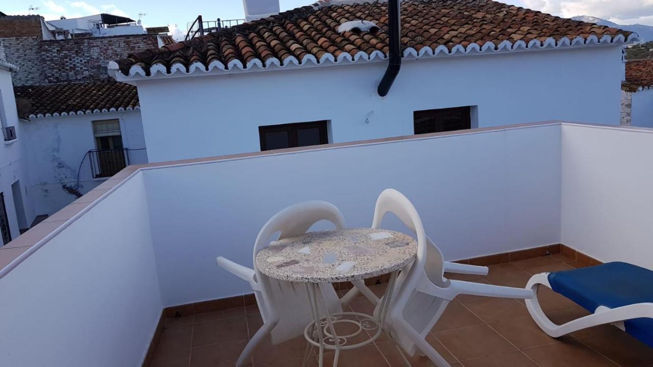 casa de pueblo Villa Guaro Exterior foto